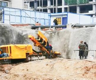 ​The Quasan QS-220 fully hydraulic support drilling rig